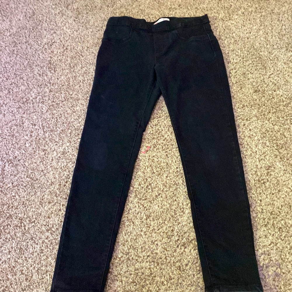Black Levi’s jeans